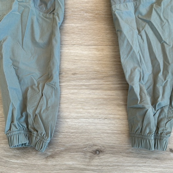 MEN'S NIKE AIR MAX WOVEN CARGO PANTS COLOR
Dark Stucco/Dark Stucco/Black - Picture 9 of 11